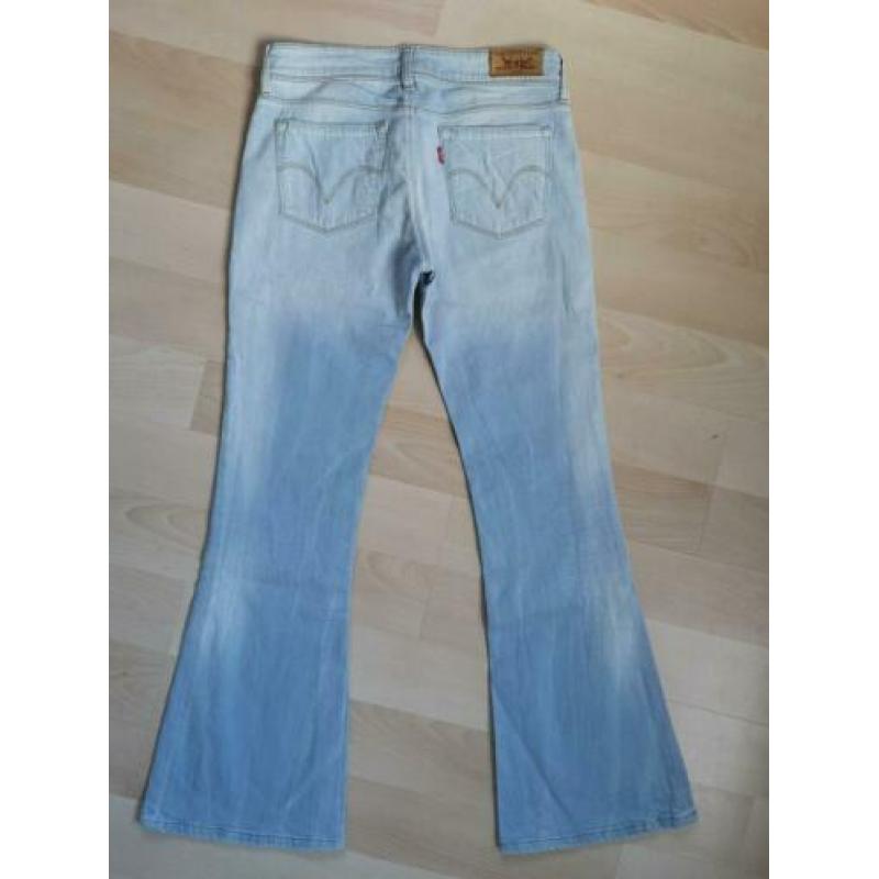 Levi booty flare fit dames, maat 31