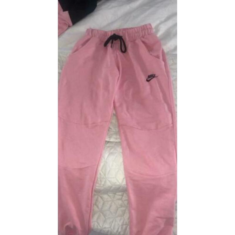 Nike trainingspak/joggingspak Maat S