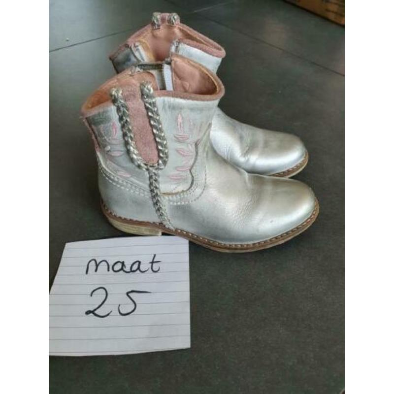 Groot cowboylaarsjes maat 25