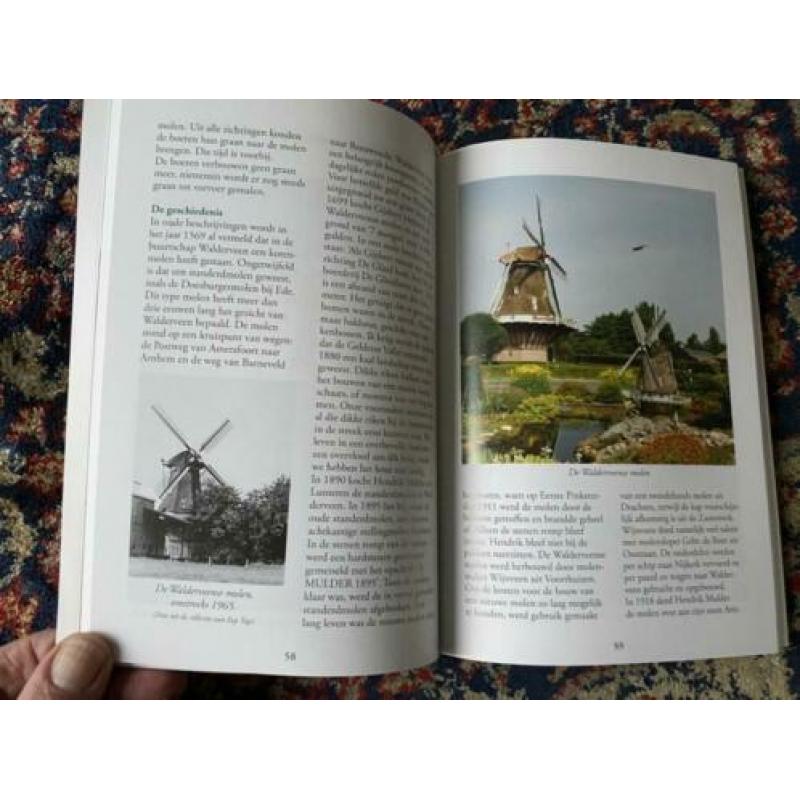 Softcover, 128 blz. met veel foto's. In dit boekje worden
