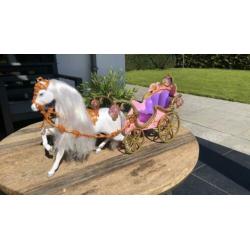 Barbie paard met koets