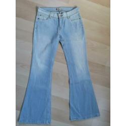 Levi booty flare fit dames, maat 31