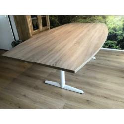 EETSET: Grote tafel met 6 Kuip stoelen