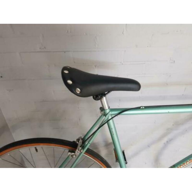 Motobecane vintage retro racefiets. Ouderwetse race fiets