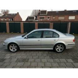 BMW 5-Serie 3.0 I 530 AUT 2001 Grijs