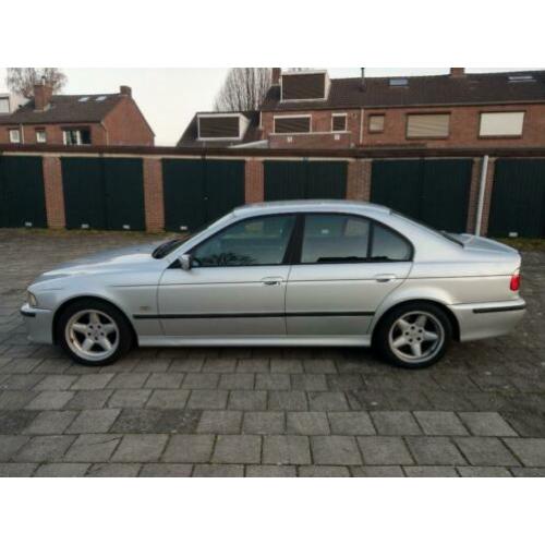 BMW 5-Serie 3.0 I 530 AUT 2001 Grijs
