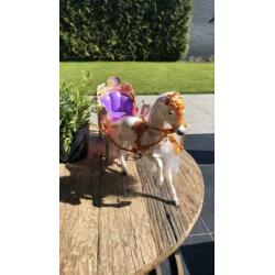 Barbie paard met koets