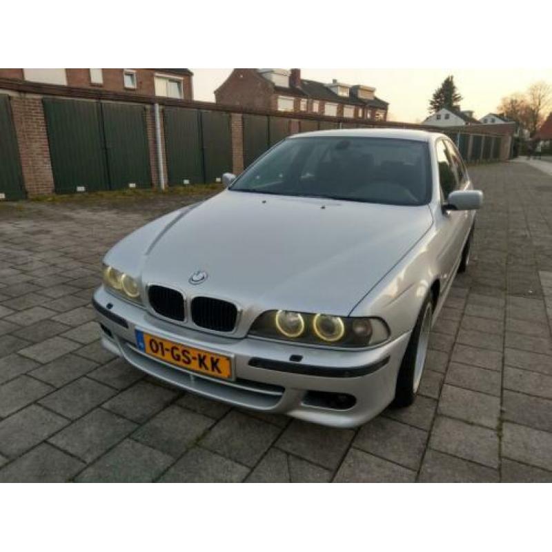 BMW 5-Serie 3.0 I 530 AUT 2001 Grijs