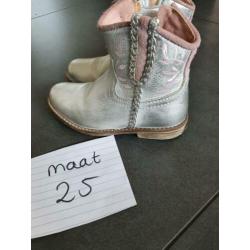 Groot cowboylaarsjes maat 25