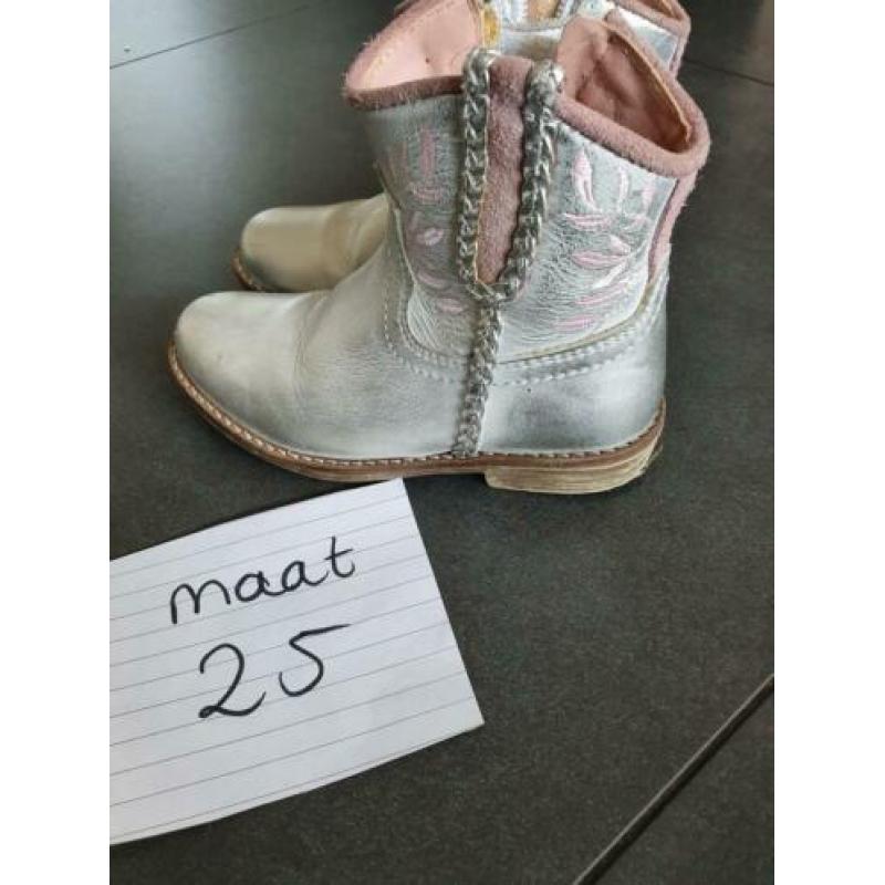 Groot cowboylaarsjes maat 25