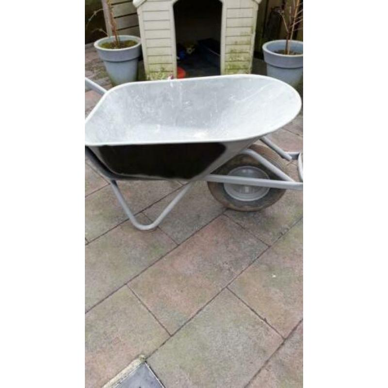 Zeer nette kruiwagen te koop