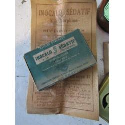4-delige set apothekersverpakkingen. o.a. Morfinedoosje