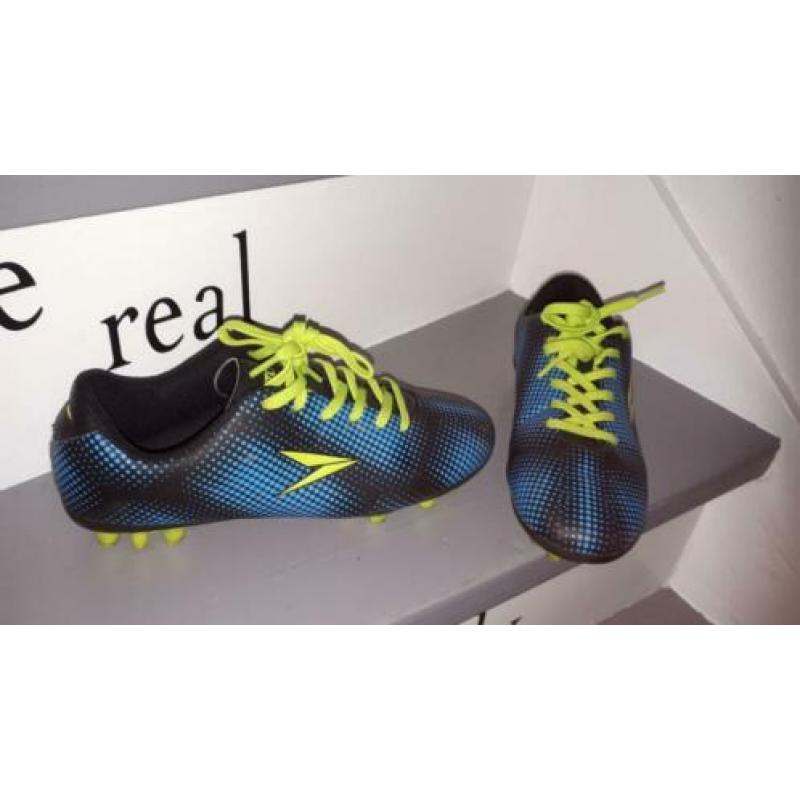 voetbal schoenen 2 x 37