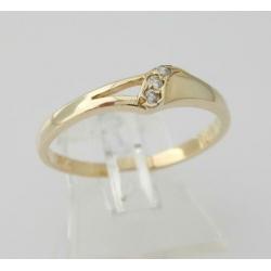 14 Karaat Gouden Dames Ring met 3 Witte Saffieren M17.75