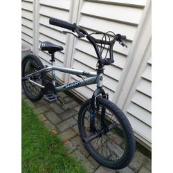 Graffiti BMX met nieuwe banden, 360 graden stuur, 4 voetsteu