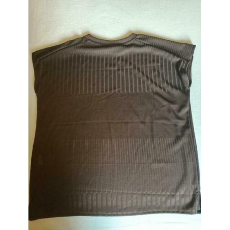 Nieuw stretch truitje we maat m