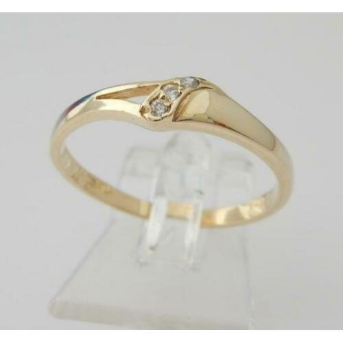 14 Karaat Gouden Dames Ring met 3 Witte Saffieren M17.75