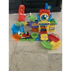 Diverse Vtech Toet Toet pakketen plus extra speelgoed