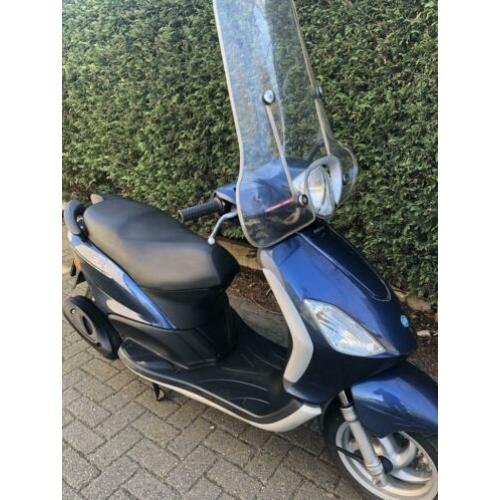Piaggio fly 4takt snorscooter 25km