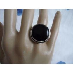Oud zilveren(925)ring met grote onix steen (mt 20)