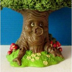 Sprookjesboom + 5 figuurtjes w.o. Geitje , De Reus, De Heks