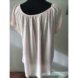 Poederroze top met mooie halslijn maat XL