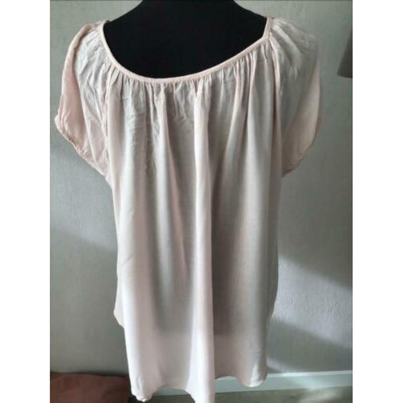 Poederroze top met mooie halslijn maat XL