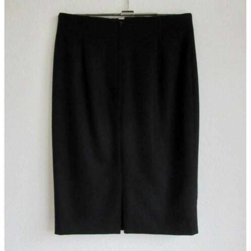 Zwarte wol/angora-mix design rok van Louis Féraud - mt 36