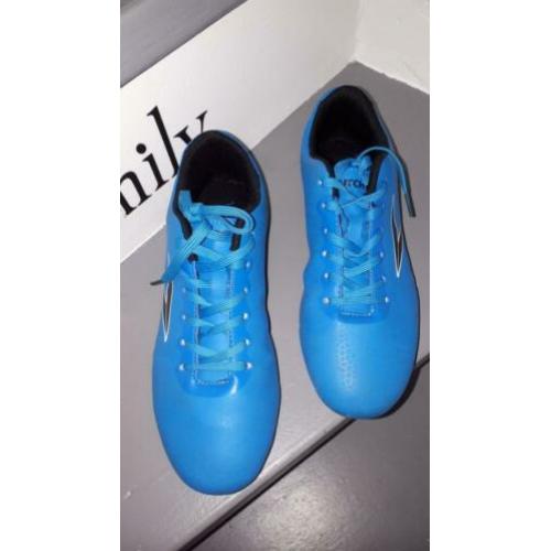 voetbal schoenen 2 x 37