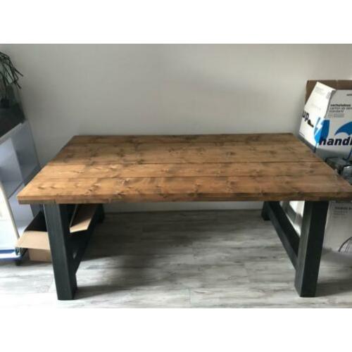 Industriële tafel op A poot