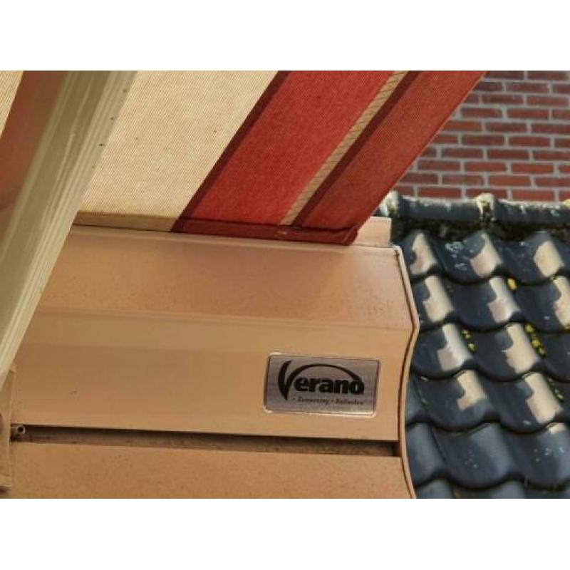 Knikarmscherm 550cm uitval 3m