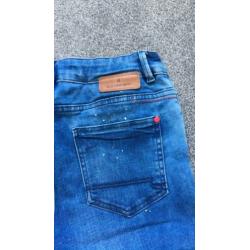 Mooie skinny We Fashion mt 152