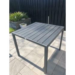 Zwarte jutlandia tuintafel
