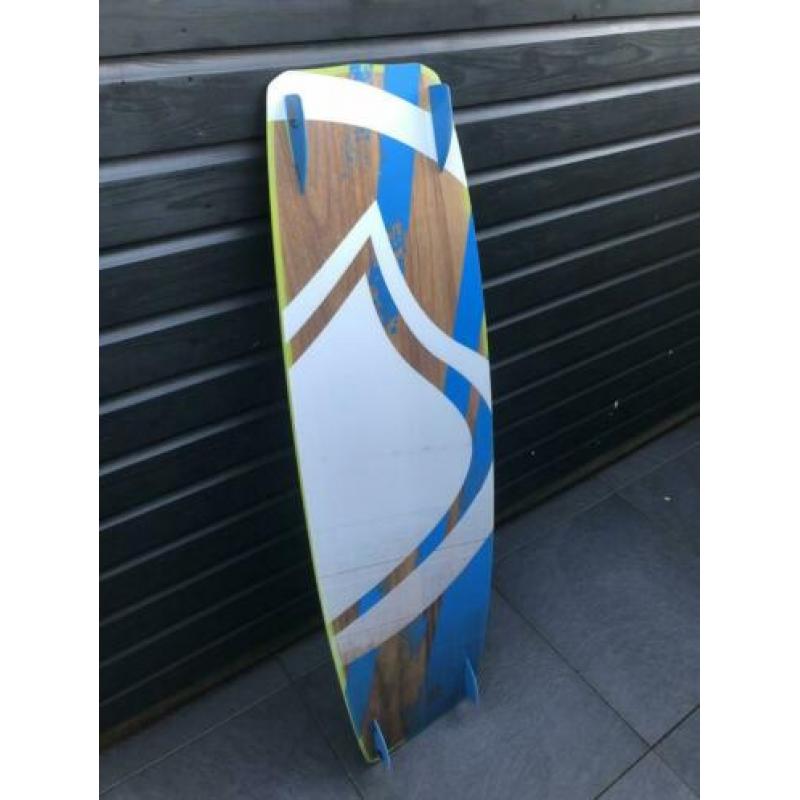 Liquid force kiteboard 138x42