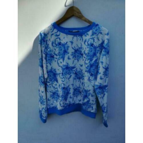 Supermooi sweater trui bloemenprint blauw wit Lona & Mila 40