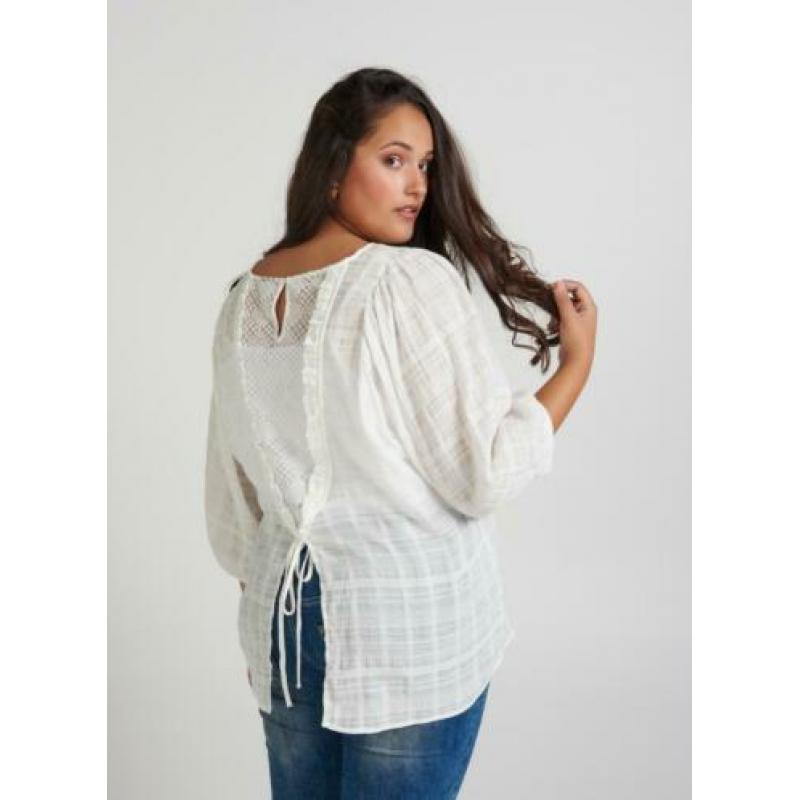6032 romantische blouse van ZAY - maat XL (54/56)