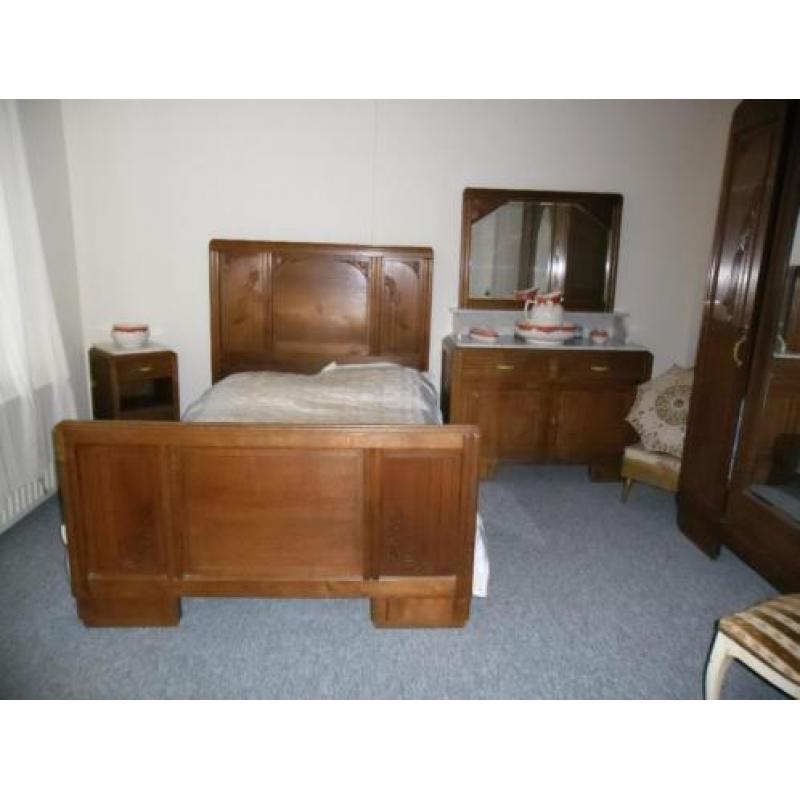 Complete Art-Deco slaapkamer; Bed-commode-nachtkastje-kast