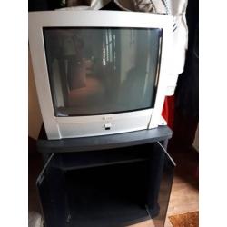 Vestel tv incl afstandbediening en tvkastje..