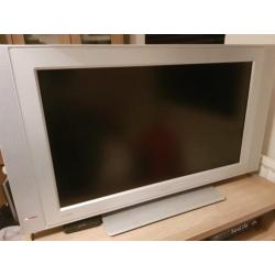 Philips lcd tv 82 cm