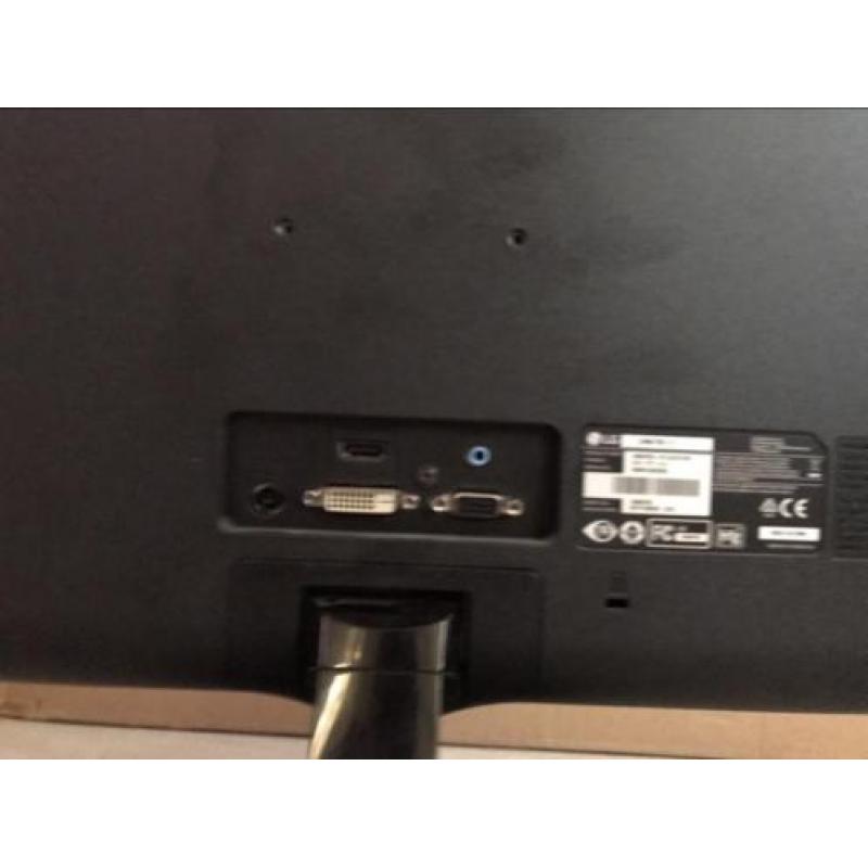 2x 24 inch fullhd lg monitor met hdmi