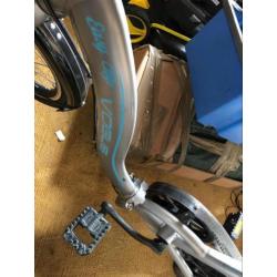 Twee E-Bike vouwfietsen Vogue easy city 6 versnellingen