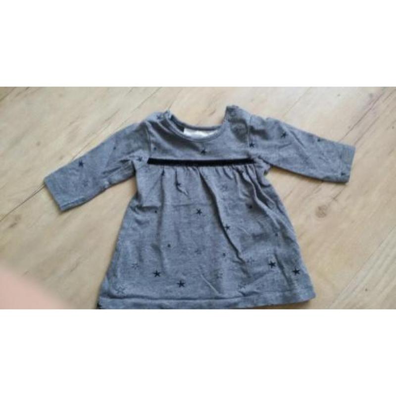 H&M jurkje maat 50 grijs met sterren