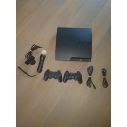 Playstation 3 met 2 controllers en gitaar