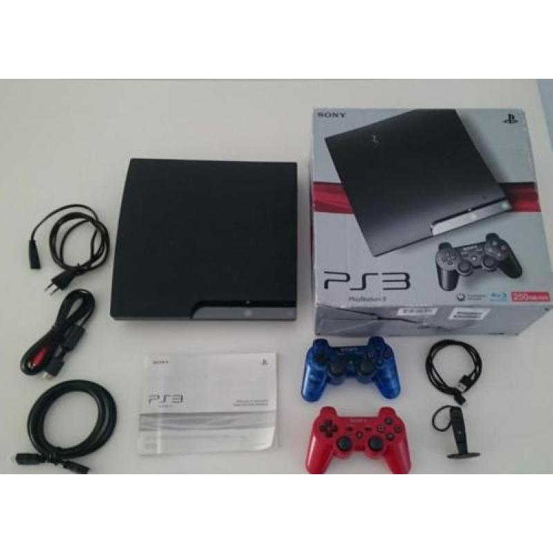 PS3 met 2 controllers, Bluetooth headset en games