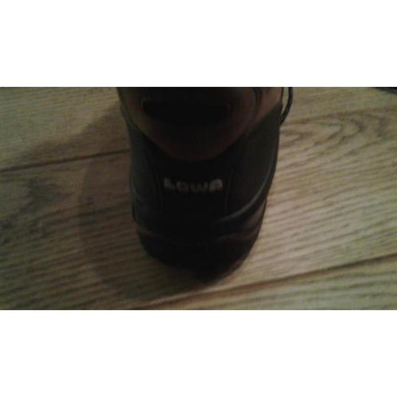 Bergschoenen merk lowa. Maat 47